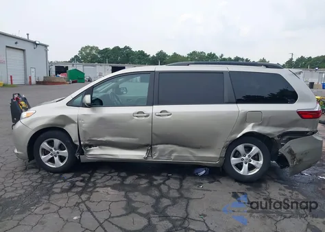 2015 Toyota Sienna Le 8 Passenger from USA, damaged, VIN 5TDKK3DC7FS678405